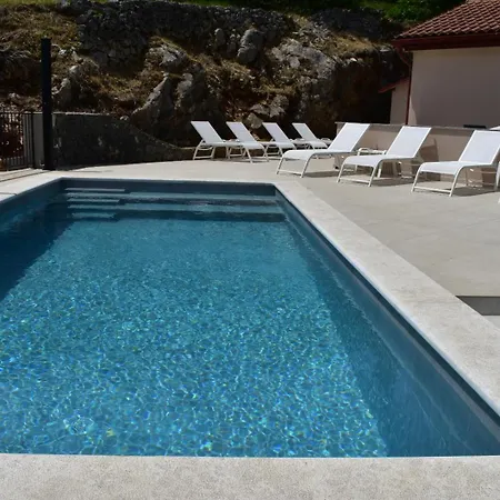 Anda S Apartmanima I Bazenom Apartment