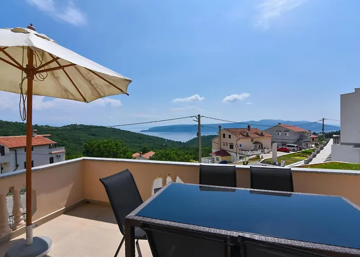 Anda S Apartmanima I Bazenom Appartement Brseč
