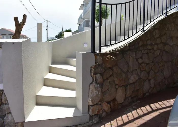 Anda S Apartmanima I Bazenom *