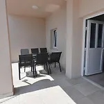 Anda S Apartmanima I Bazenom Apartman