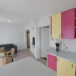 Anda S Apartmanima I Bazenom Brsec