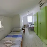 Anda S Apartmanima I Bazenom Brsec