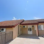 Anda S Apartmanima I Bazenom Apartman Brsec