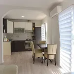 Apartman Anda S Apartmanima I Bazenom Brsec