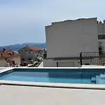 Apartman Anda S Apartmanima I Bazenom