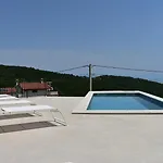 Anda S Apartmanima I Bazenom Apartman Brsec