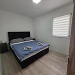 Anda S Apartmanima I Bazenom Apartman