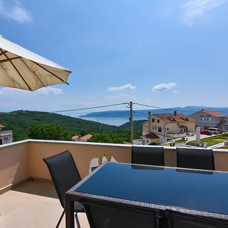 Anda S Apartmanima I Bazenom Appartamento Brseč