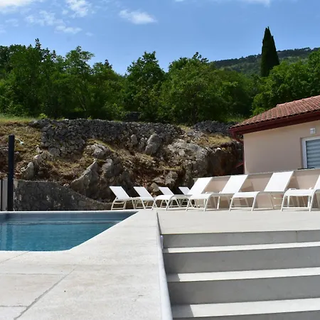 Διαμέρισμα Anda S Apartmanima I Bazenom