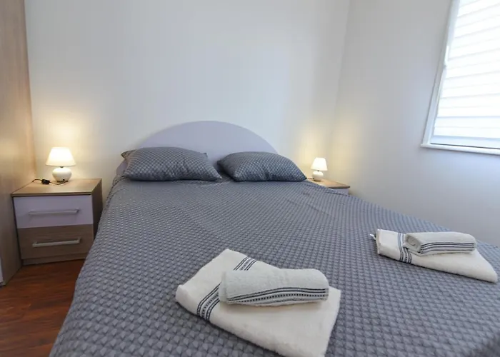 Anda S Apartmanima I Bazenom Daire *
