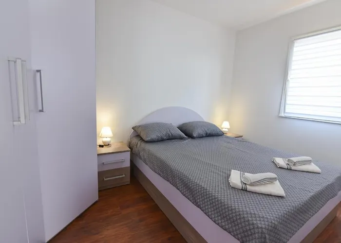 Anda S Apartmanima I Bazenom Daire *