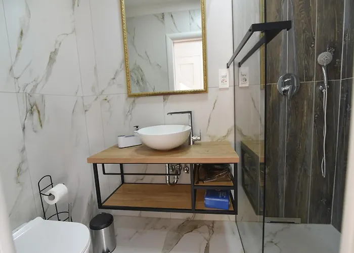 Daire Anda S Apartmanima I Bazenom Brseč