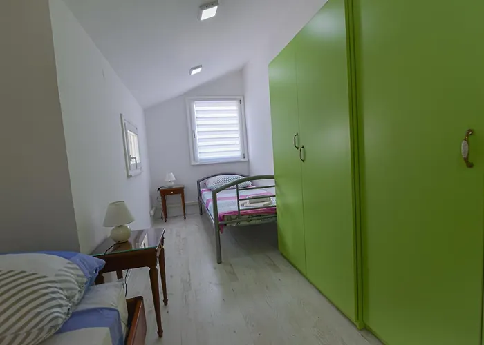 Anda S Apartmanima I Bazenom Brseč